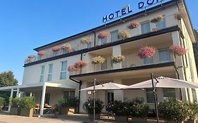 Hotel Dore